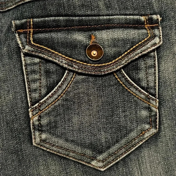 Apt 9 Women's Sz 8 Bootcut Flap Buttoned Pocket Jeans - Picture 5 of 5